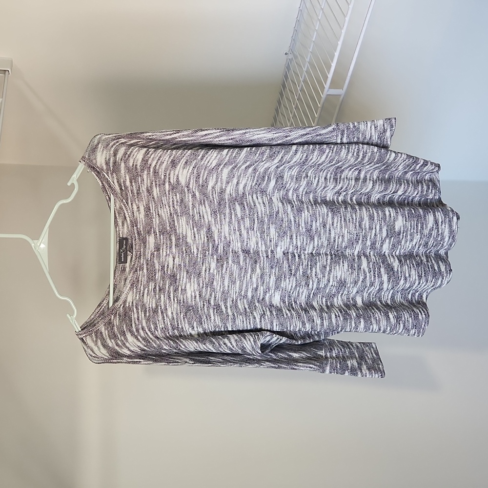 Light weight sweater